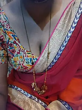 Snapshot of tuttifrutti17 chatting on 06/22/26, 05:10 tuttifrutti17 online show from 06/22/26, 05:10