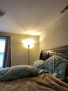 Snapshot of QueenNuttCollector chatting on 12/28/24, 06:18 QueenNuttCollector online show from 12/28/24, 06:18