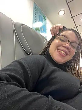 Snapshot of QueenNuttCollector chatting on 01/17/25, 10:12 QueenNuttCollector online show from 01/17/25, 10:12