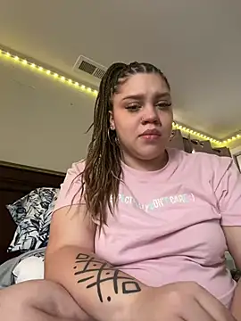 Snapshot of QueenNuttCollector chatting on 01/25/25, 07:07 QueenNuttCollector online show from 01/25/25, 07:07