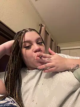 Snapshot of QueenNuttCollector chatting on 01/30/25, 01:33 QueenNuttCollector online show from 01/30/25, 01:33