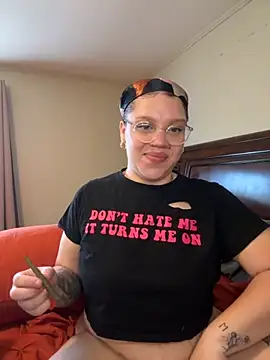 Snapshot of QueenNuttCollector chatting on 09/09/25, 09:03 QueenNuttCollector online show from 09/09/25, 09:03