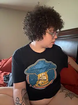 Snapshot of QueenNuttCollector chatting on 09/11/25, 03:56 QueenNuttCollector online show from 09/11/25, 03:56