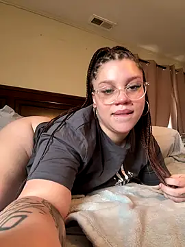 QueenNuttCollector online show from 12/13/25, 07:53