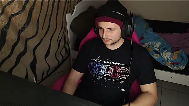 Snapshot of iurytx chatting on 02/17/25, 07:53 iurytx online show from 02/17/25, 07:53