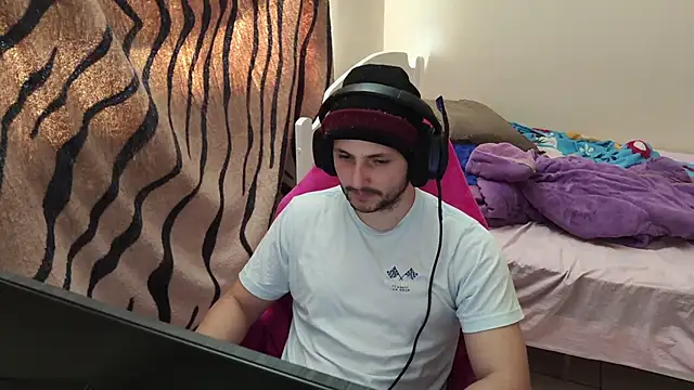 Snapshot of iurytx chatting on 02/21/25, 08:27 iurytx online show from 02/21/25, 08:27