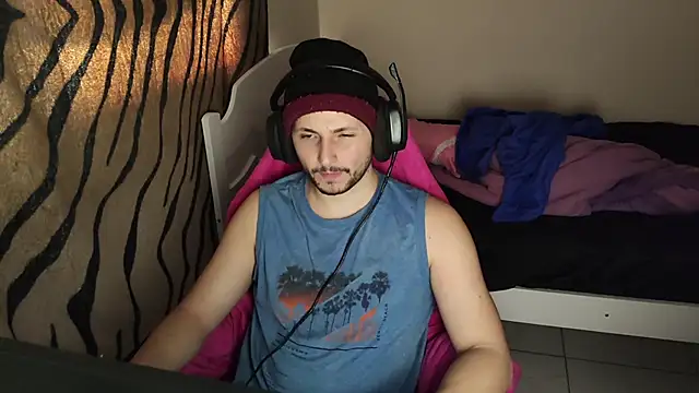 Snapshot of iurytx chatting on 03/05/25, 08:21 iurytx online show from 03/05/25, 08:21