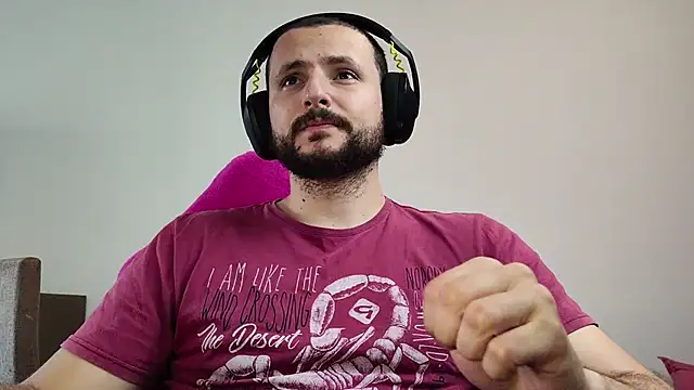 Snapshot of iurytx chatting on 09/30/25, 04:12 iurytx online show from 09/30/25, 04:12