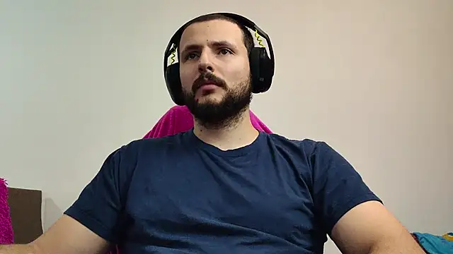 Snapshot of iurytx chatting on 10/14/25, 12:33 iurytx online show from 10/14/25, 12:33