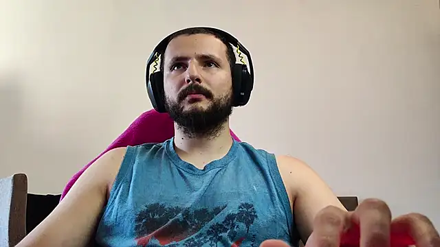 Snapshot of iurytx chatting on 10/23/25, 11:42 iurytx online show from 10/23/25, 11:42