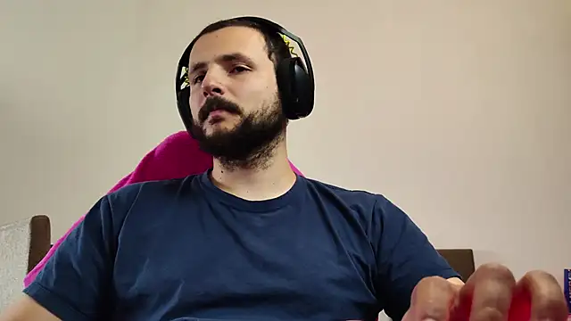 Snapshot of iurytx chatting on 10/26/25, 04:46 iurytx online show from 10/26/25, 04:46