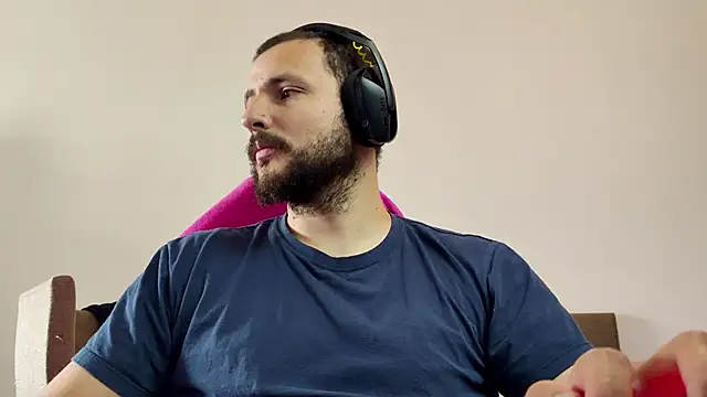 Snapshot of iurytx chatting on 10/27/25, 12:09 iurytx online show from 10/27/25, 12:09