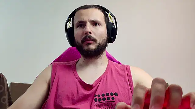 Snapshot of iurytx chatting on 10/31/25, 12:22 iurytx online show from 10/31/25, 12:22