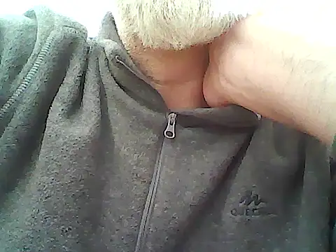 Snapshot of xcimeru chatting on 02/11/25, 02:57 xcimeru online show from 02/11/25, 02:57