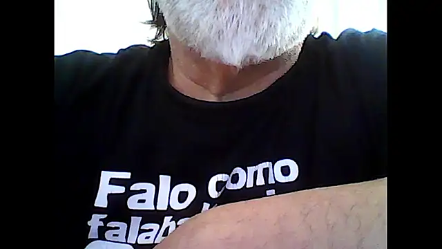 Snapshot of xcimeru chatting on 10/06/25, 02:14 xcimeru online show from 10/06/25, 02:14