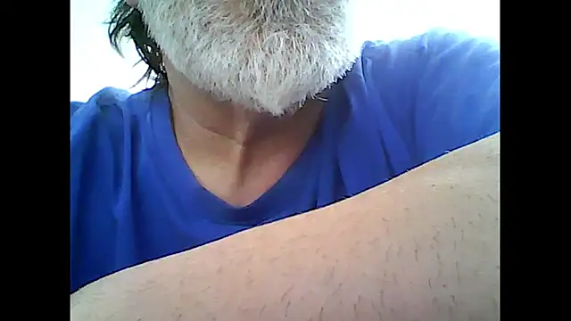 Snapshot of xcimeru chatting on 10/22/25, 01:44 xcimeru online show from 10/22/25, 01:44