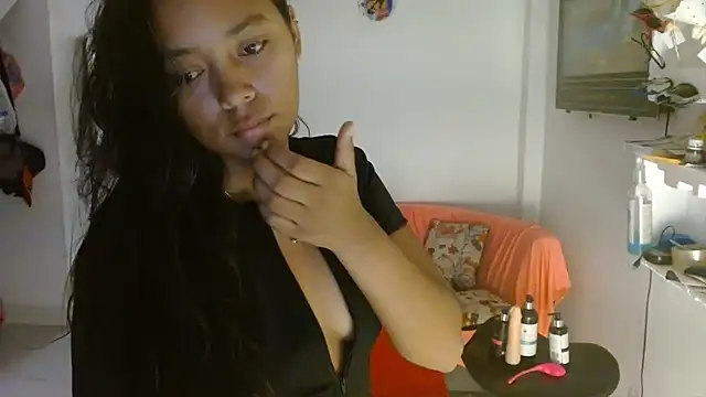 Chiara petterson online show from 12/21/25, 04:36