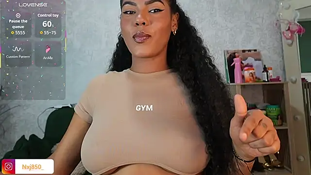 HOTBLACKANDWHITE2 online show from 02/08/26, 10:35