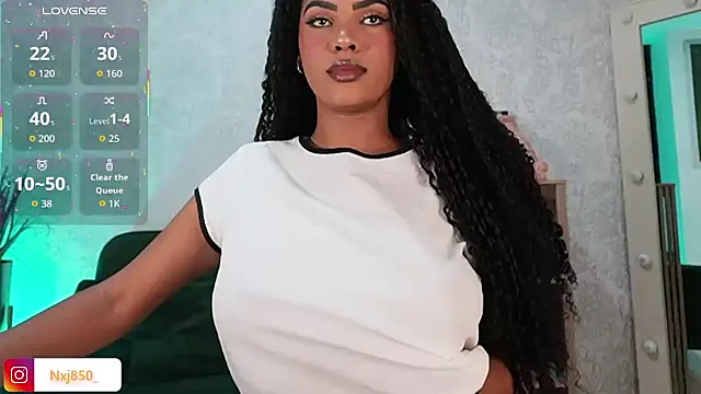 HOTBLACKANDWHITE2 online show from 03/16/26, 03:34