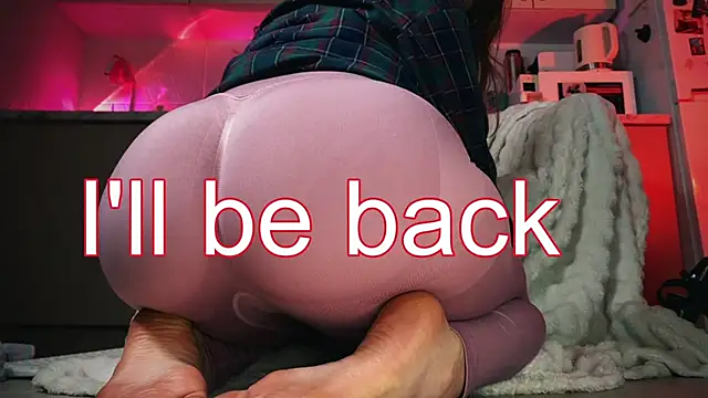 Pi-x-ie online show from 02/05/26, 05:50