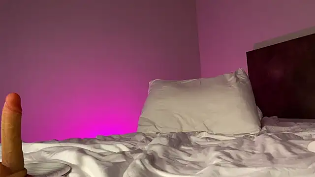 Pi-x-ie online show from 04/07/26, 07:25