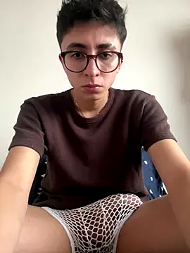 CamiRojas boy online show from 10/21/25, 08:53