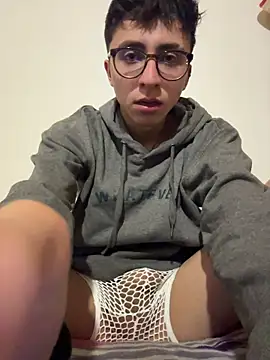 CamiRojas boy online show from 11/10/25, 04:22