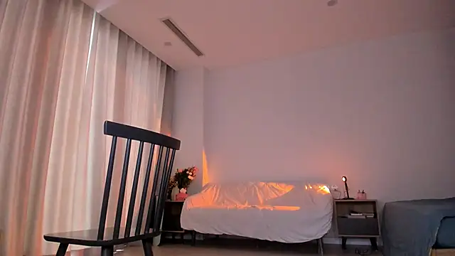 kawaii mia online show from 01/03/25, 08:32