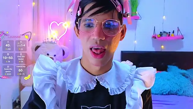 Ariel Femboy  online show from 11/25/25, 03:50