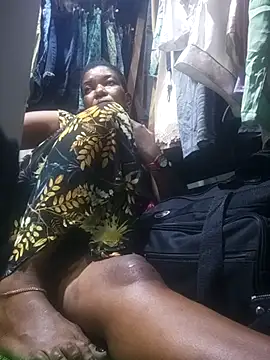 Hailey BaileyXYZ online show from 10/20/25, 10:49