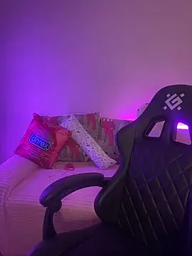 Snapshot of Your_insomniya chatting on 10/28/25, 09:50 Your insomniya online show from 10/28/25, 09:50