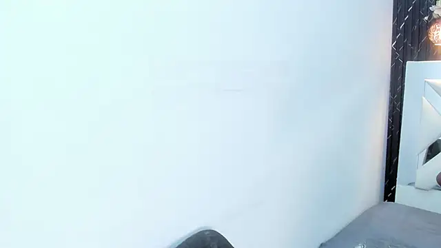 Snapshot of Angie_Will chatting on 02/28/25, 11:34 Angie Will online show from 02/28/25, 11:34