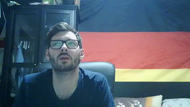 Snapshot of Die-geile-Sau chatting on 06/15/26, 07:38 Die-geile-Sau online show from 06/15/26, 07:38