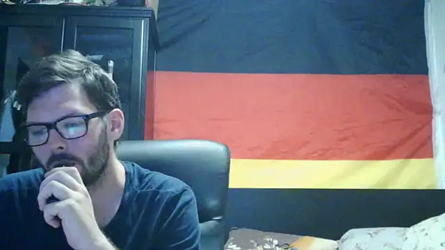 Snapshot of Die-geile-Sau chatting on 06/18/26, 09:08 Die-geile-Sau online show from 06/18/26, 09:08