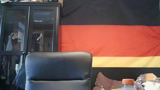 Snapshot of Die-geile-Sau chatting on 06/21/26, 05:15 Die-geile-Sau online show from 06/21/26, 05:15