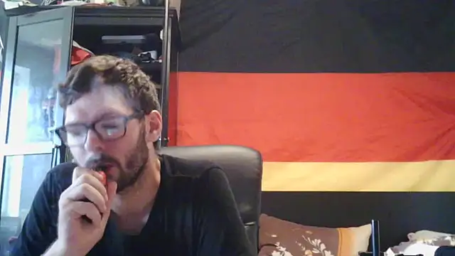 Snapshot of Die-geile-Sau chatting on 06/23/26, 01:09 Die-geile-Sau online show from 06/23/26, 01:09