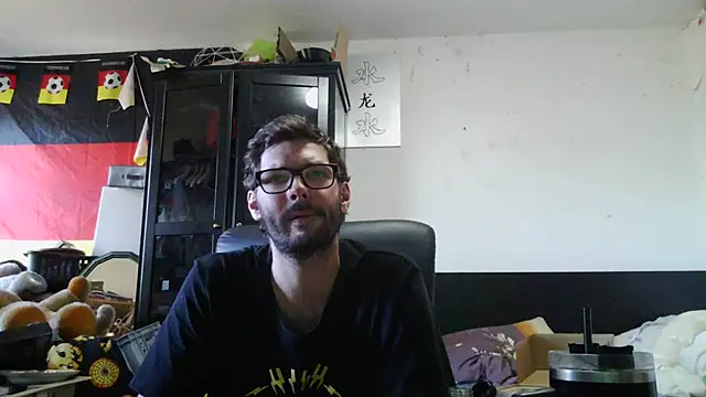 Snapshot of Die-geile-Sau chatting on 07/20/26, 05:04 Die-geile-Sau online show from 07/20/26, 05:04