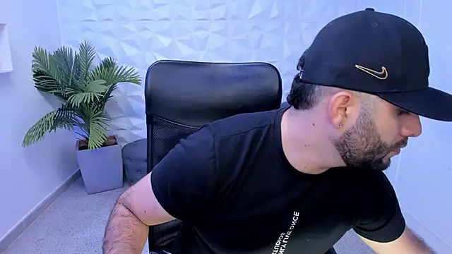 Snapshot of jhon_bear03 chatting on 02/07/25, 11:12 jhon bear03 online show from 02/07/25, 11:12