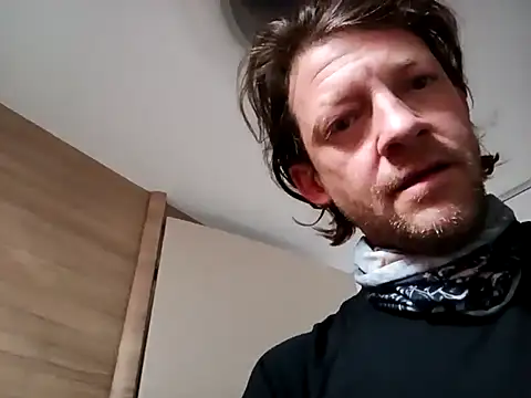 Snapshot of Ebinator666 chatting on 10/19/25, 10:49 Ebinator666 online show from 10/19/25, 10:49