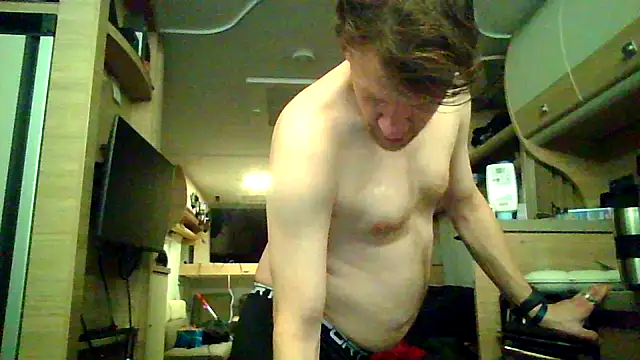 Snapshot of Ebinator666 chatting on 10/21/25, 10:54 Ebinator666 online show from 10/21/25, 10:54