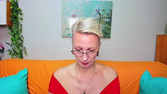 iamyourdream89 online show from 11/26/25, 11:00