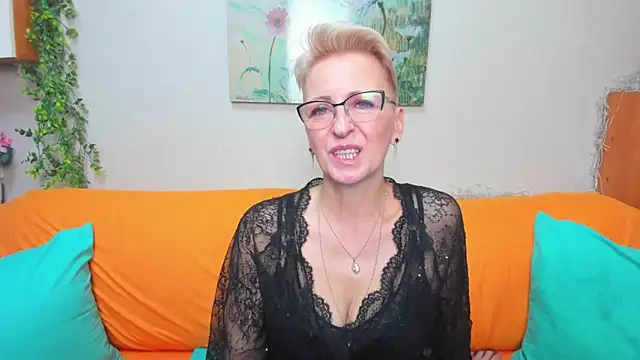 iamyourdream89 online show from 12/23/25, 10:57