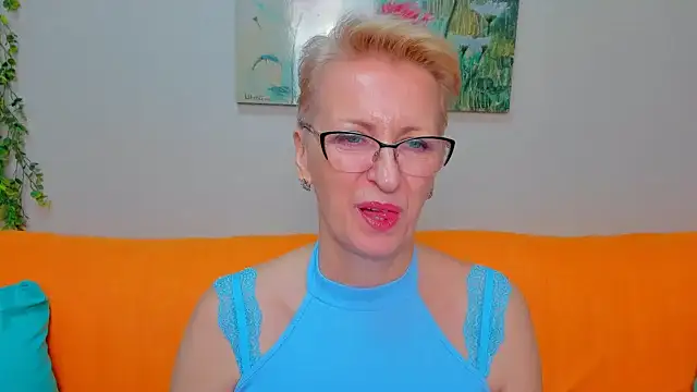 iamyourdream89 online show from 04/18/26, 07:07