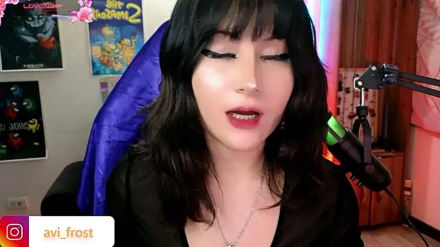 Snapshot of avi_frost chatting on 12/02/24, 10:28 avi frost online show from 12/02/24, 10:28