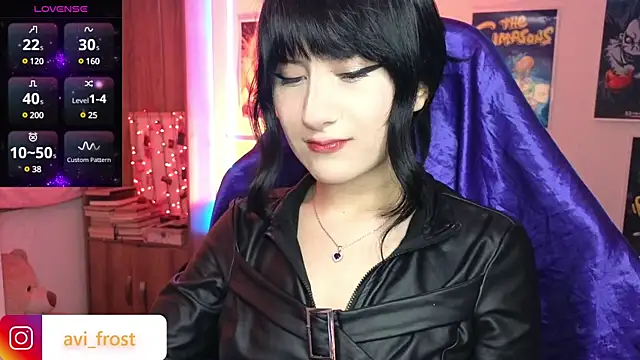 Snapshot of avi_frost chatting on 03/23/25, 06:47 avi frost online show from 03/23/25, 06:47