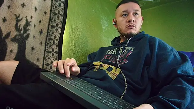 sweet cock28 online show from 01/17/25, 03:53