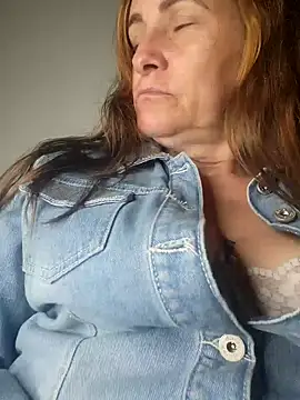 Snapshot of SeductionSilera chatting on 01/25/25, 06:24 SeductionSilera online show from 01/25/25, 06:24