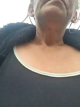 Snapshot of SeductionSilera chatting on 01/28/25, 03:35 SeductionSilera online show from 01/28/25, 03:35