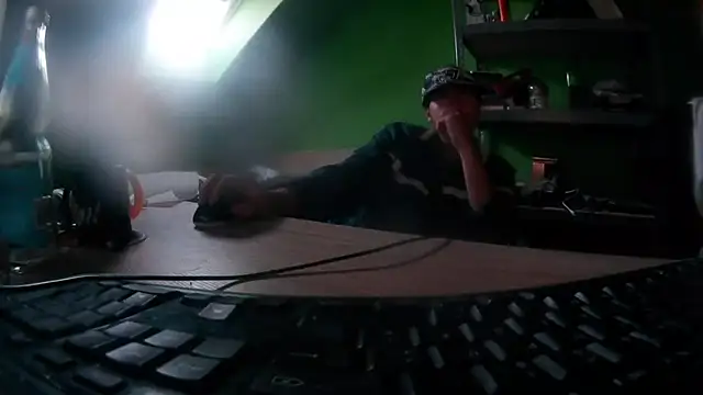 Snapshot of capoloveu chatting on 10/02/25, 04:03 capoloveu online show from 10/02/25, 04:03