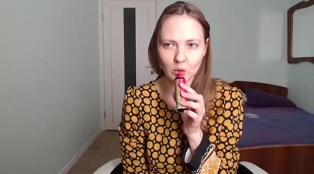 Snapshot of VioletLily chatting on 02/27/25, 01:07 VioletLily online show from 02/27/25, 01:07